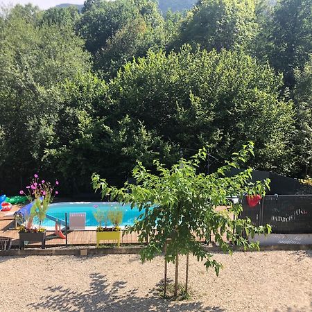 Au Bord De L Eau Bed & Breakfast Surba Dış mekan fotoğraf